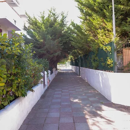 Appartamenti La Ginestra מנדטוריצ'יו מרינה